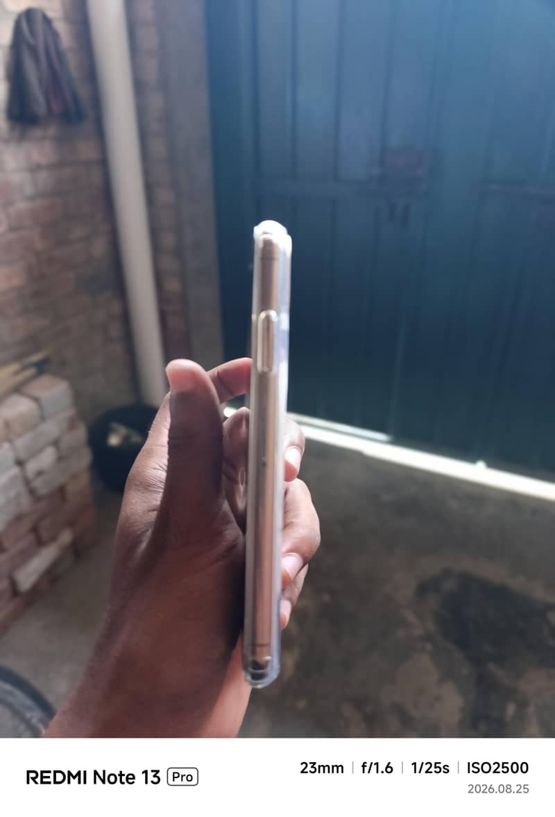 Apple iPhone XS 7