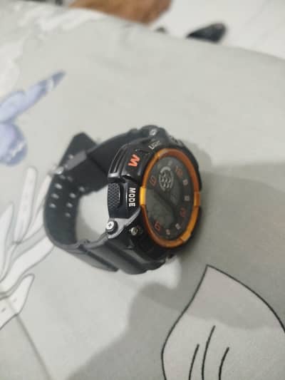 laska digital watch