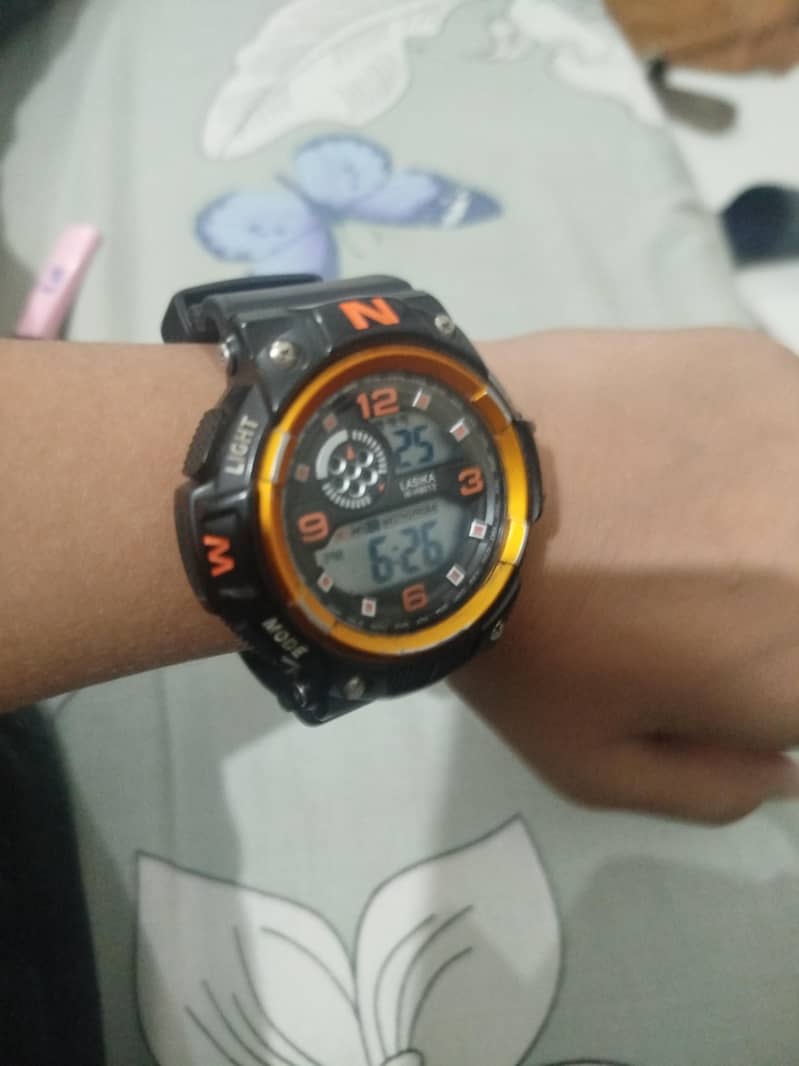 laska digital watch 1