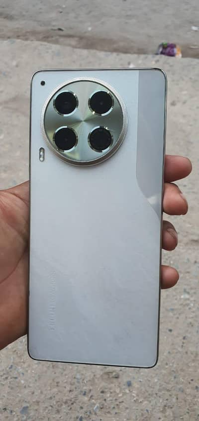 Tecno CAMON 30