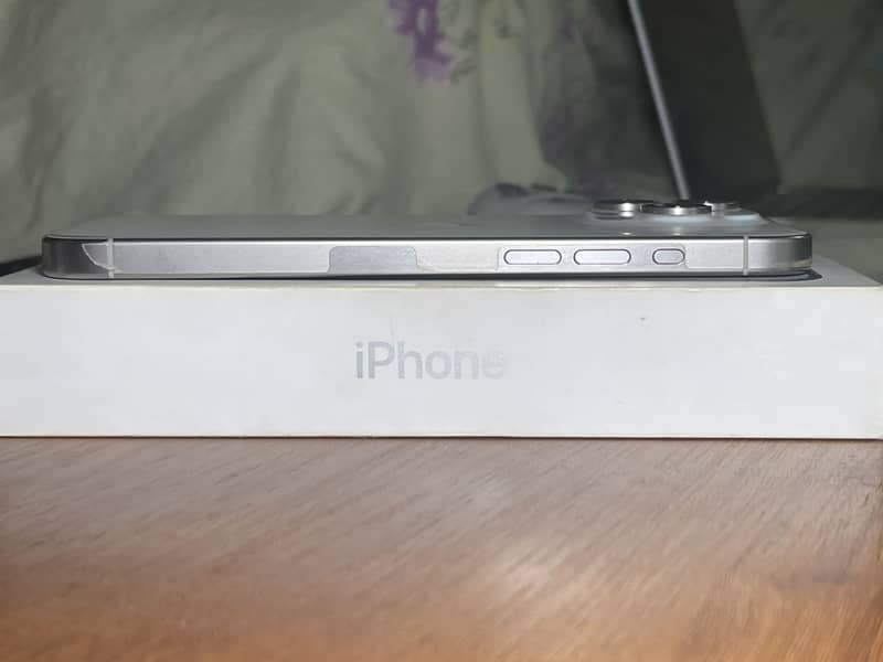 Apple iPhone 15 Pro Max 5