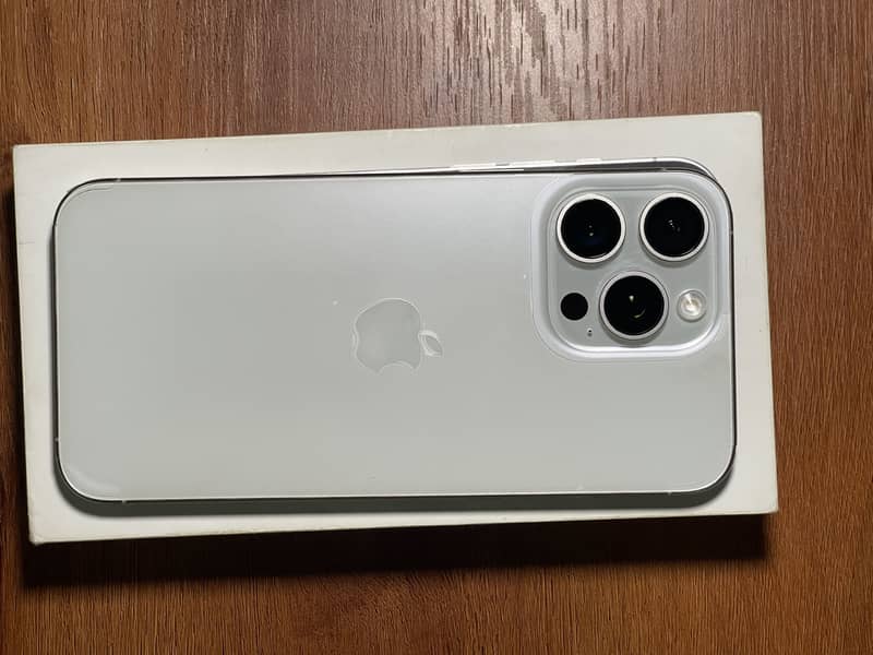 Apple iPhone 15 Pro Max 6