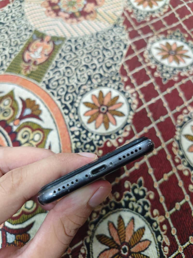 Apple iPhone 8 4