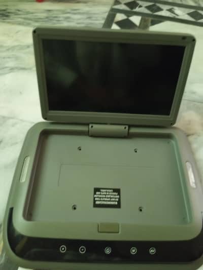 car LCD   2 Car LCD Screens for Sale – Good Condition & Fully Working