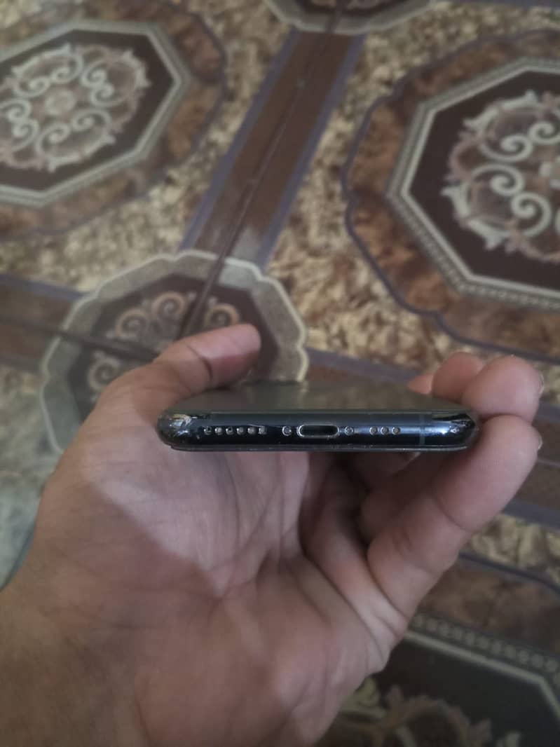 Apple iPhone 11 Pro 3