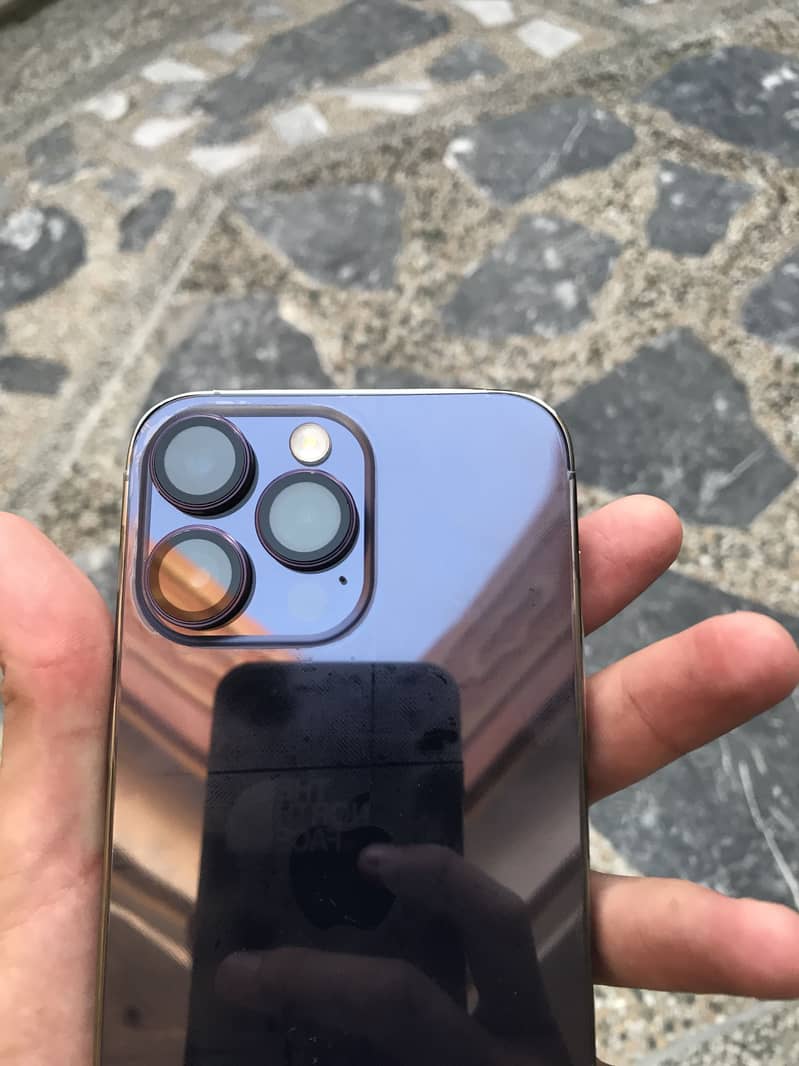 Apple iPhone 14 Pro Max 4