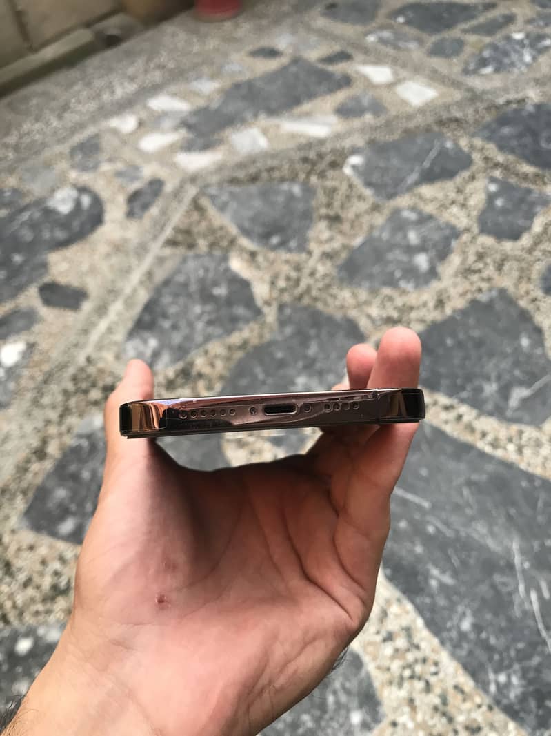 Apple iPhone 14 Pro Max 7