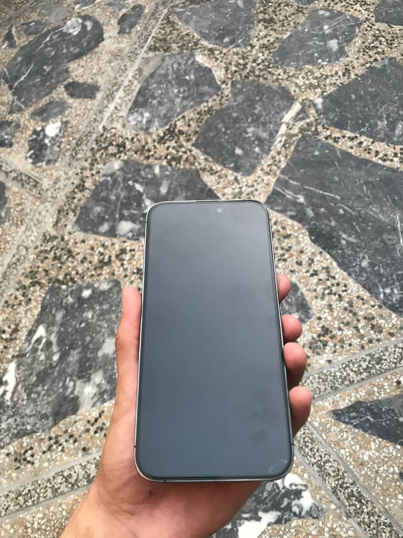 Apple iPhone 14 Pro Max 8