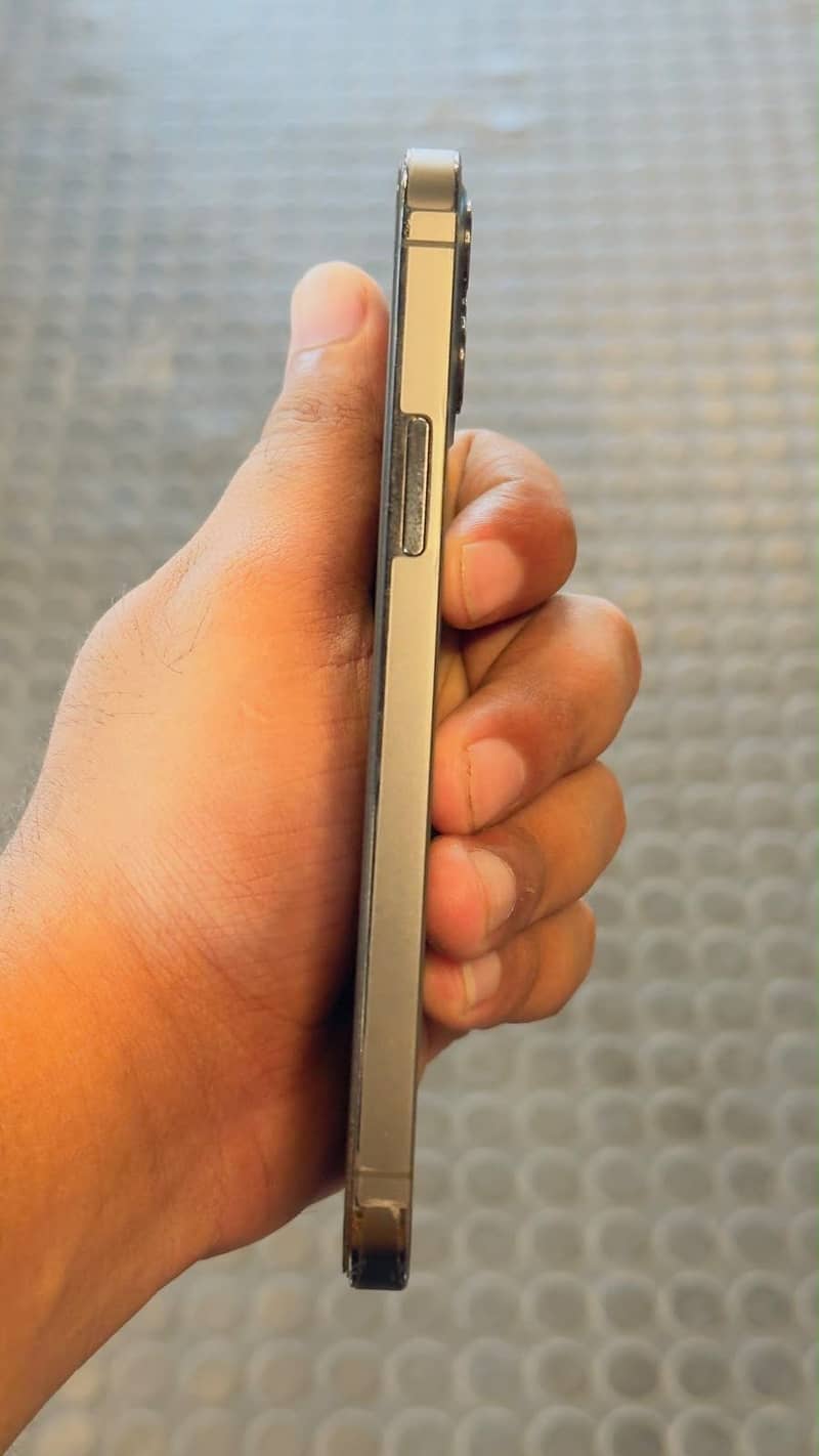 Apple iPhone 12 Pro 1