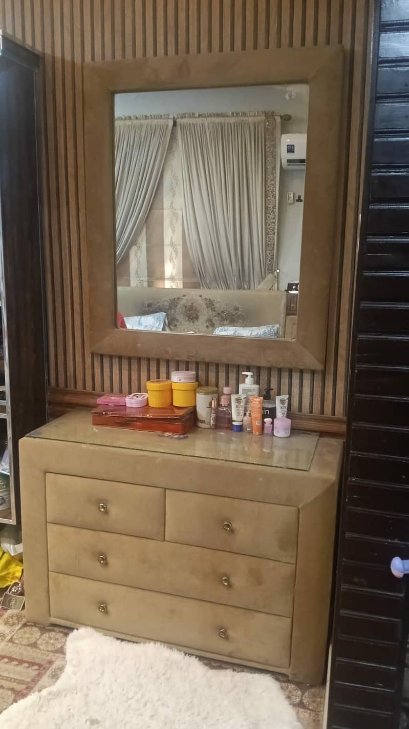Bed Set with side table and dressing 2