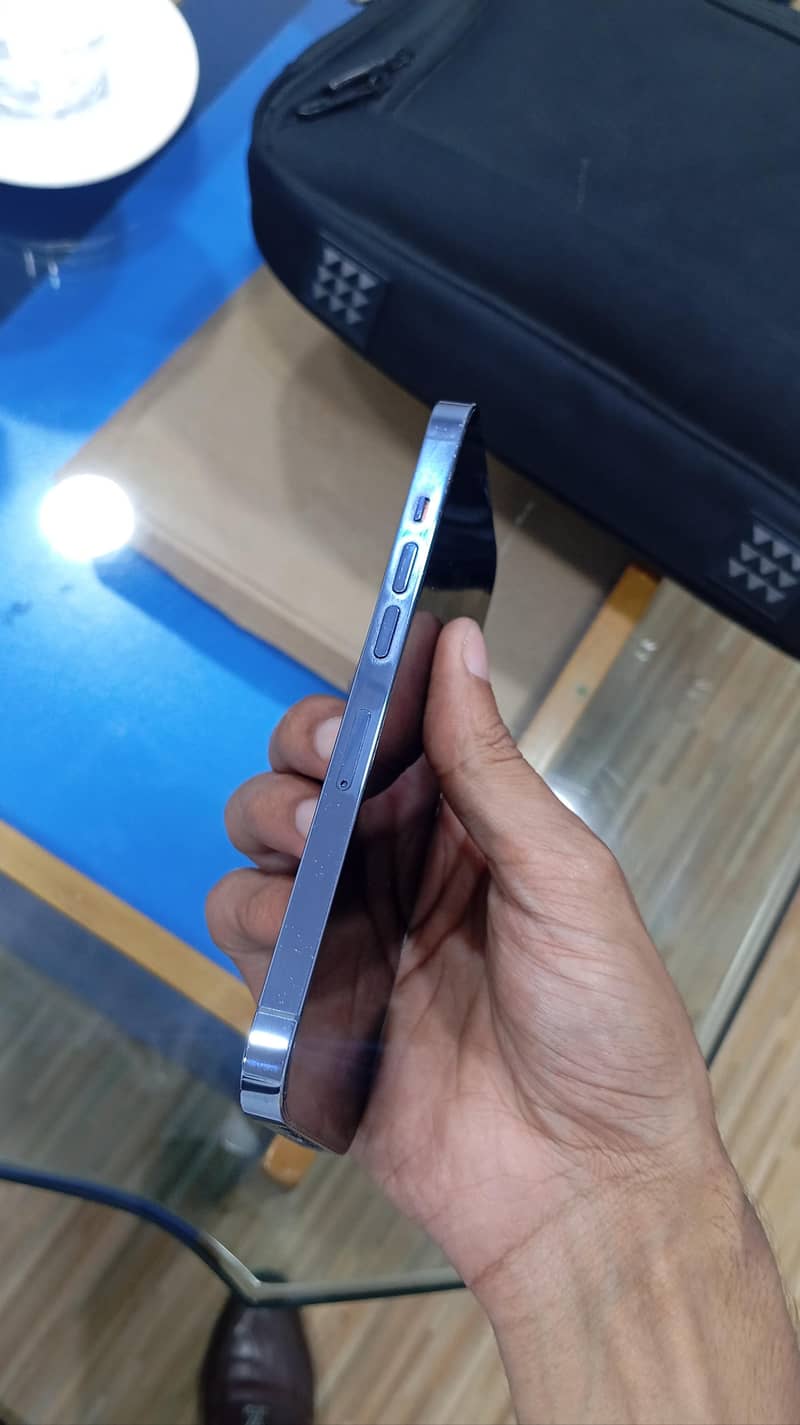 Apple iPhone 13 Pro 1
