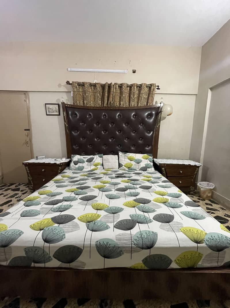 King size bed 1