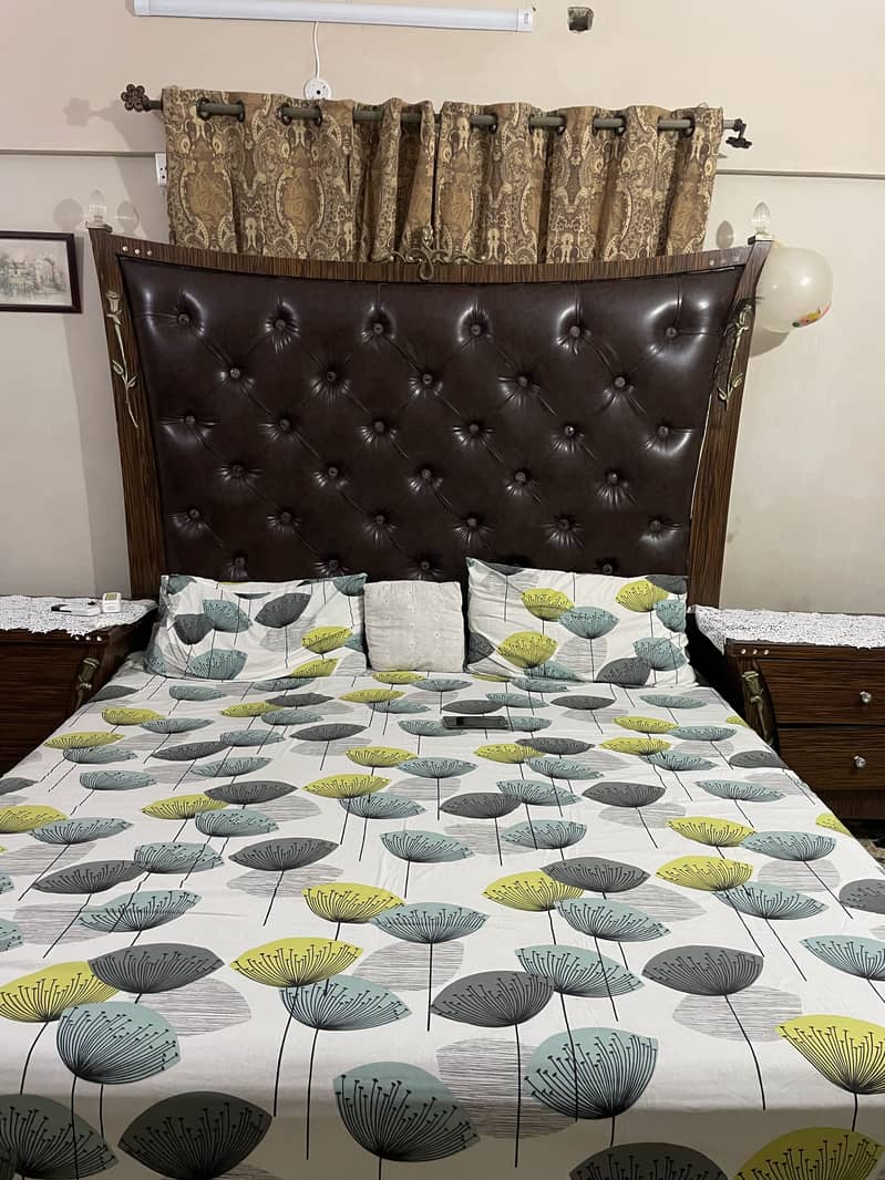 King size bed 2