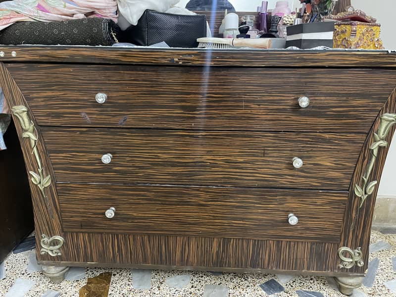 King size bed 3