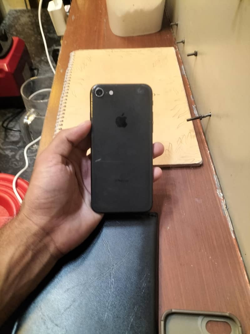 Apple iPhone 8 4