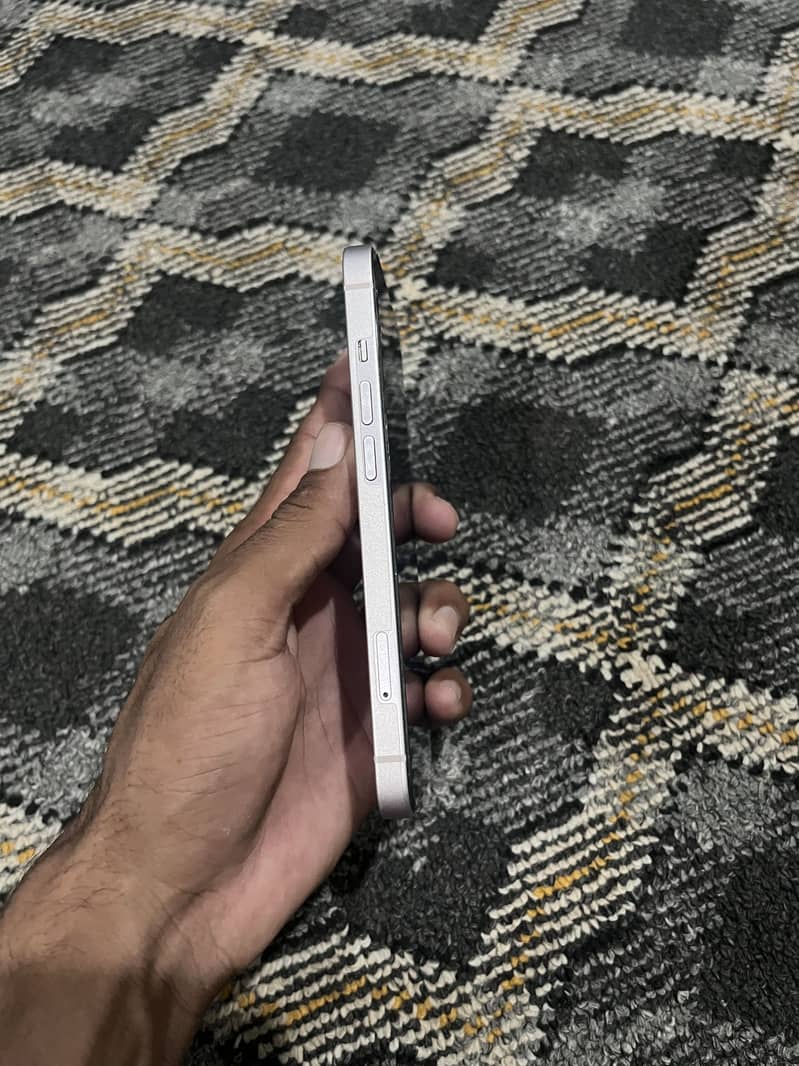 Apple iPhone 13 3
