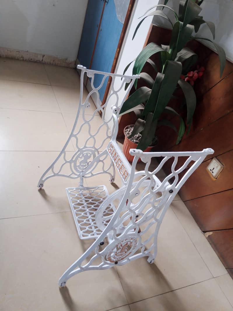 singer machine stand 2