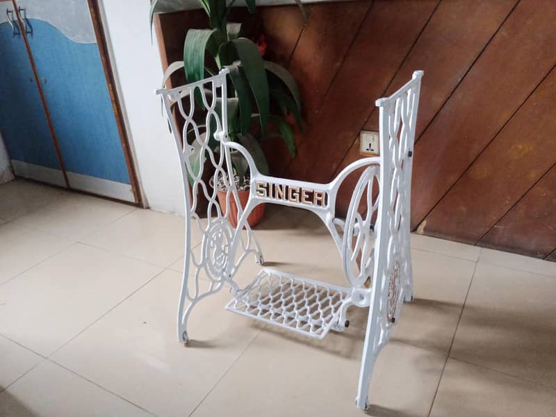 singer machine stand 3