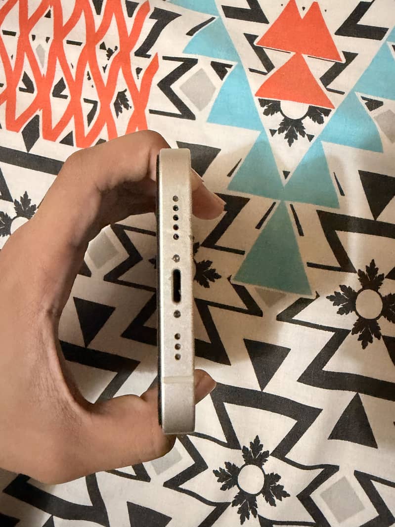 Apple iPhone 14 3