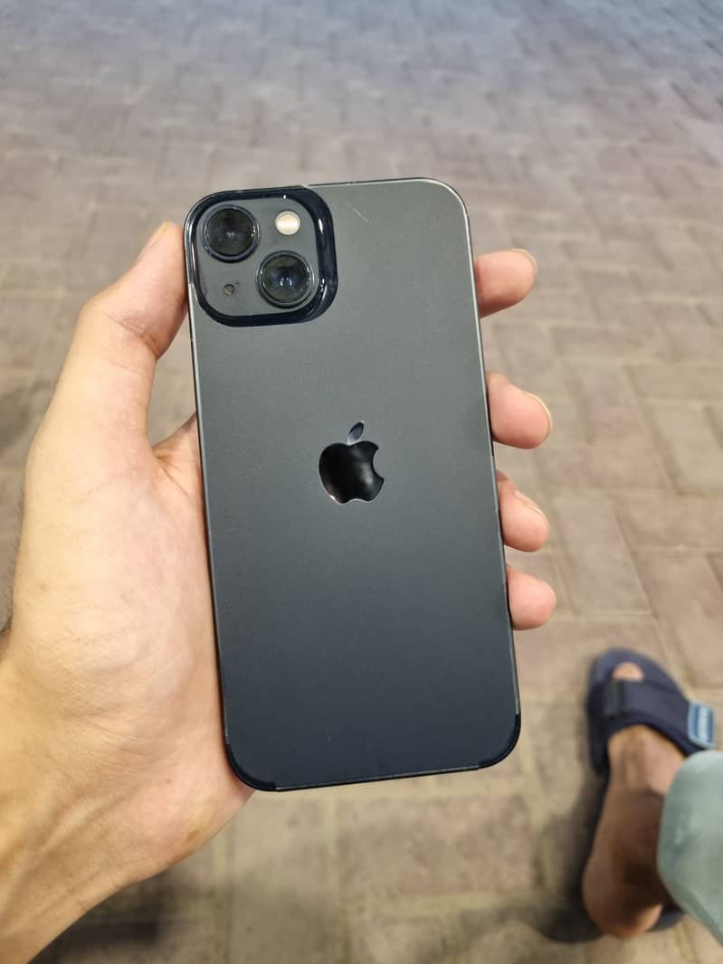Apple iPhone 13 4