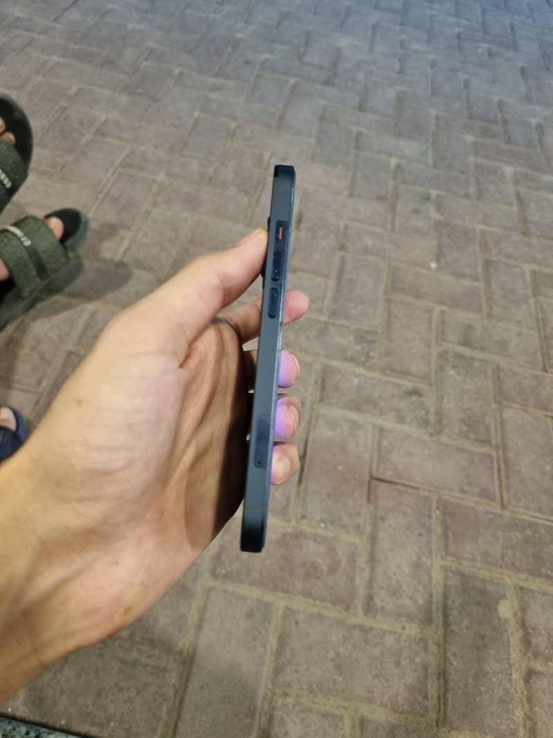 Apple iPhone 13 5