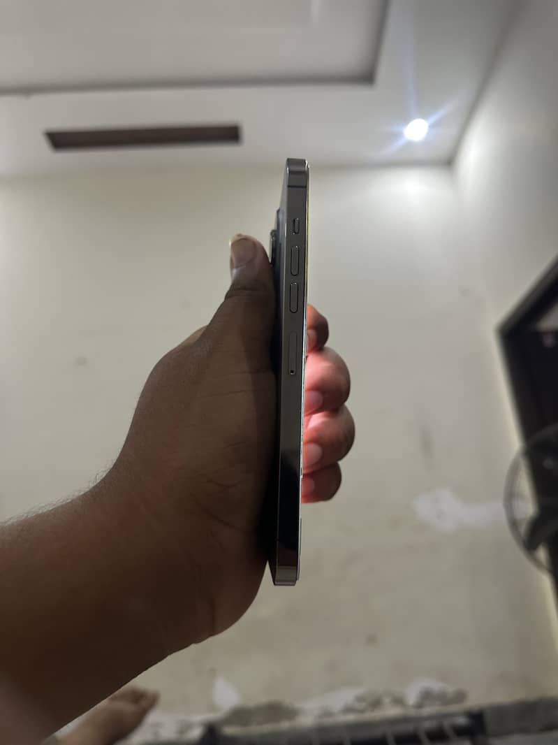 Apple iPhone 13 Pro Max 3