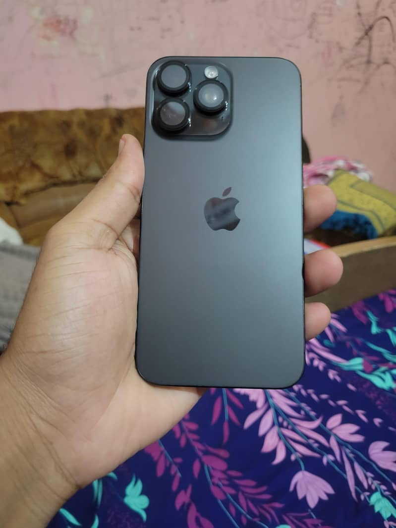 Apple iPhone 15 Pro Max 6