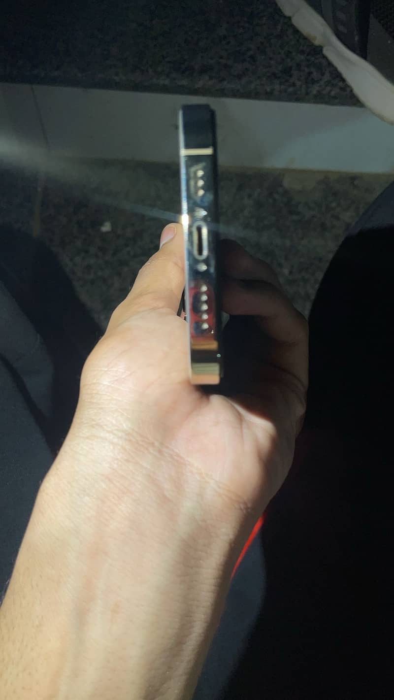 Apple iPhone 13 Pro 2