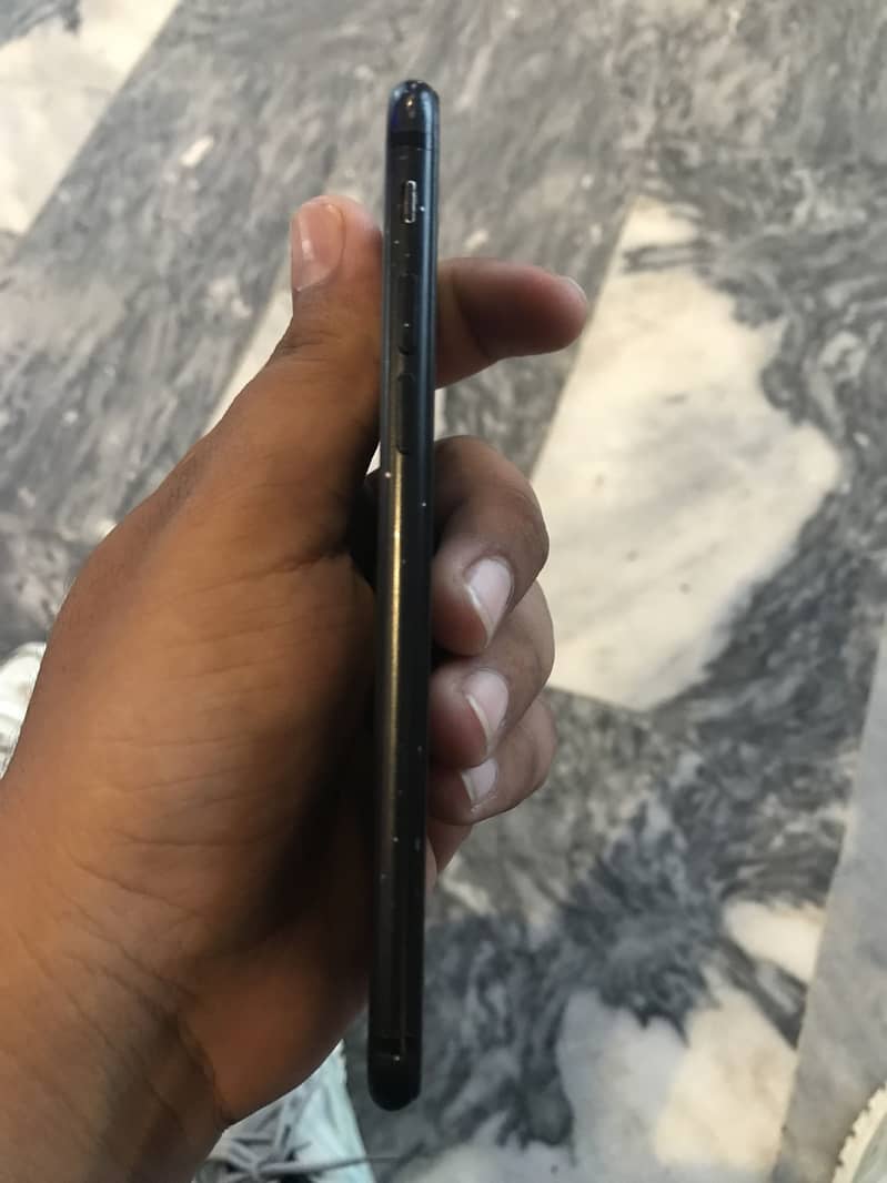 Apple iPhone 7 1