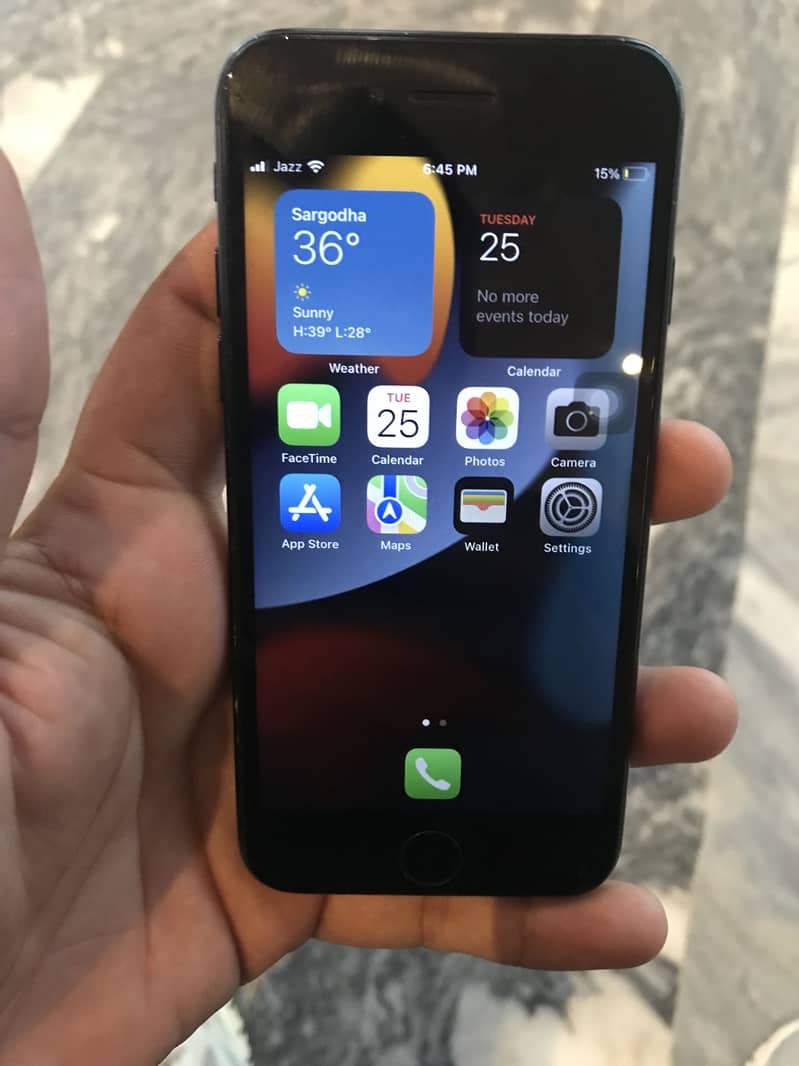 Apple iPhone 7 2