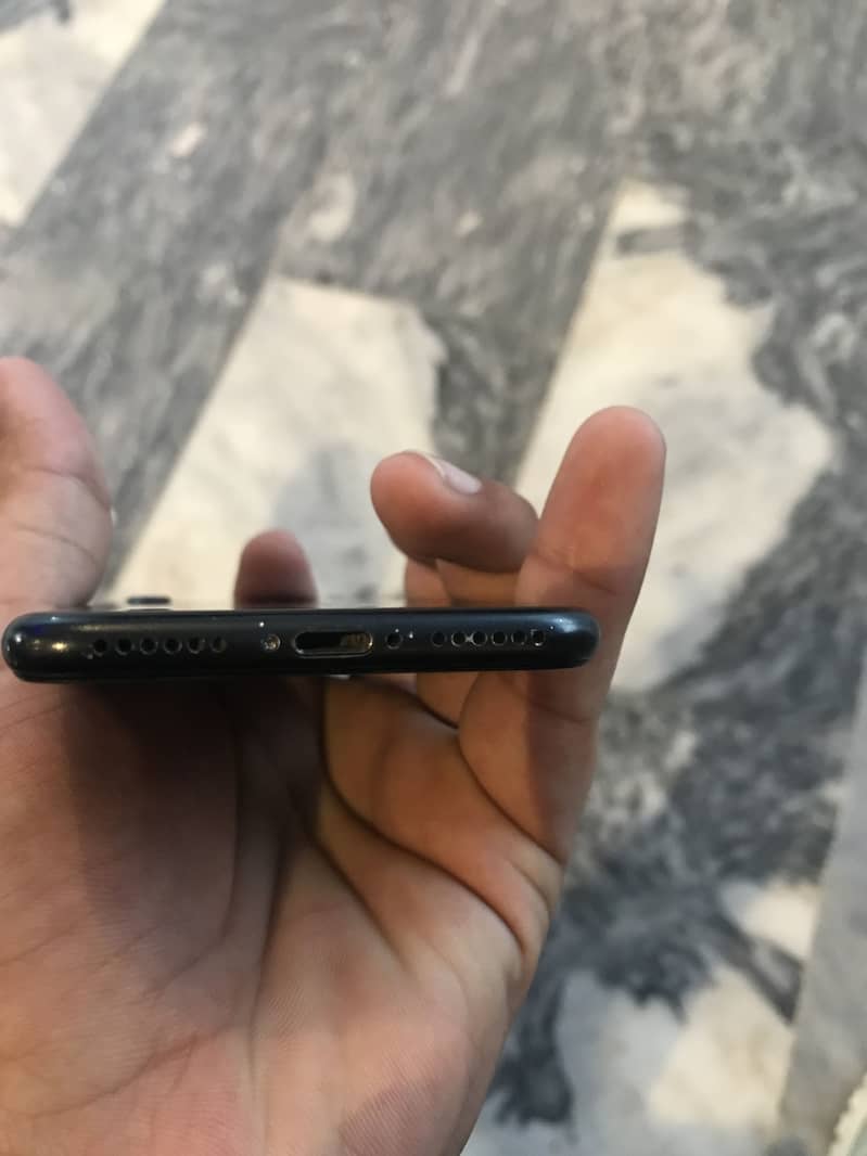 Apple iPhone 7 4