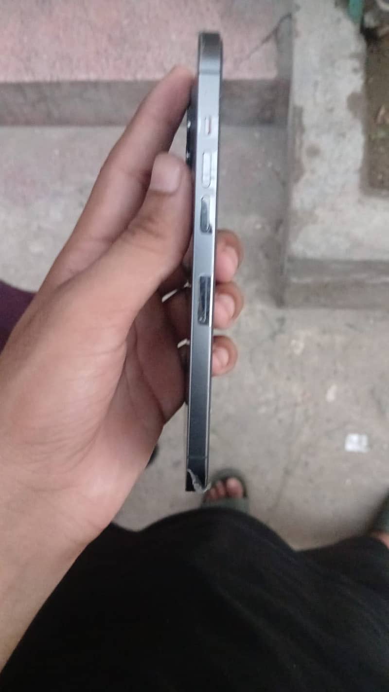 Iphone 12 pro max 4