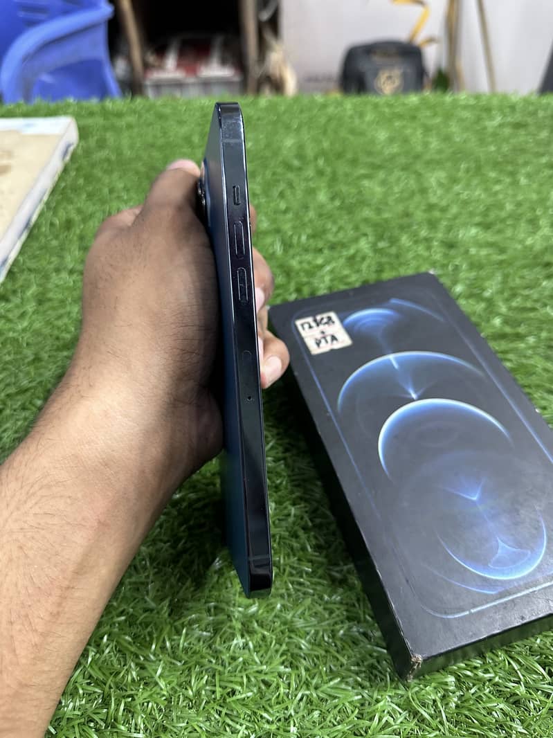 Apple iPhone 12 Pro Max 1