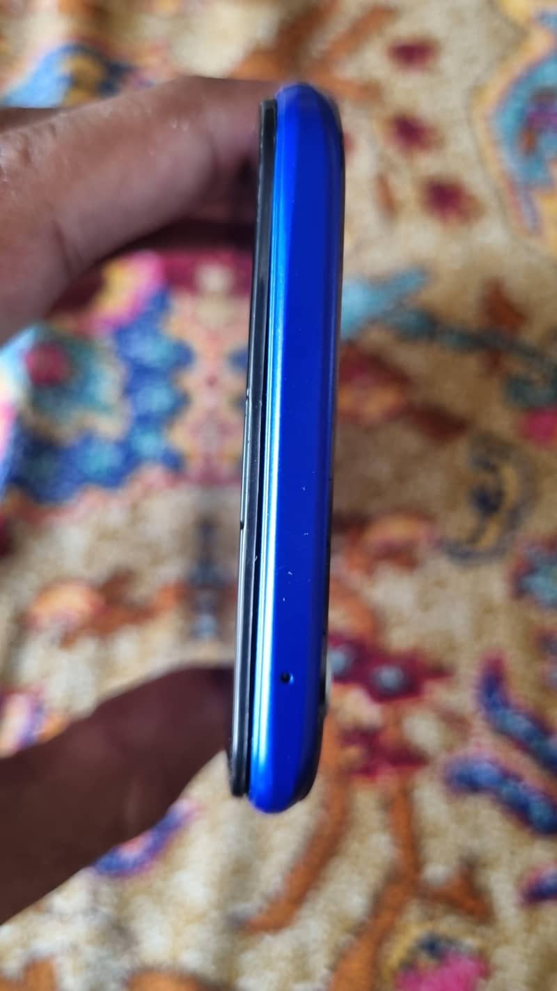 Realme 3 Pro 6