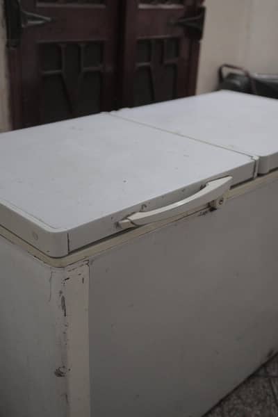 Dawlance Double Door Freezer - Perfect working -DF-500P-Twin