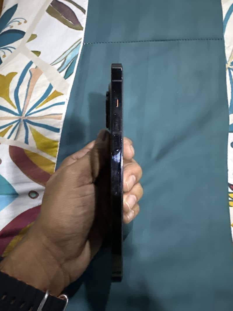 Apple iPhone 14 Pro Max 2
