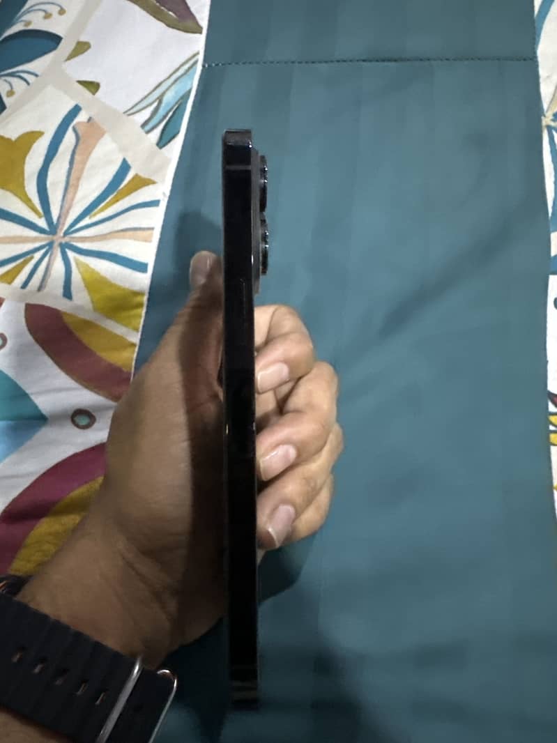 Apple iPhone 14 Pro Max 3