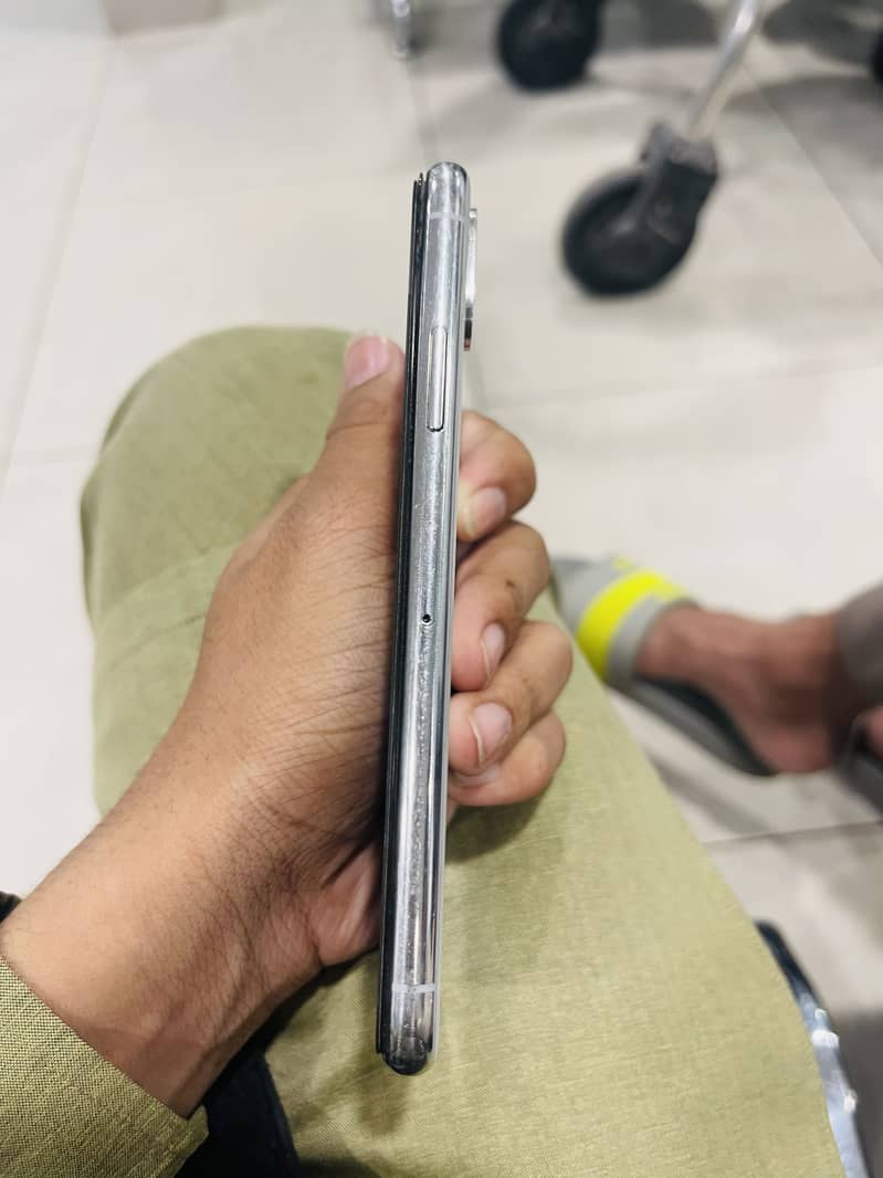 Apple iPhone XS 8