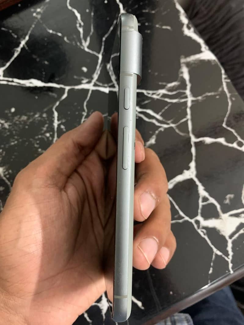 Google Pixel 8 5