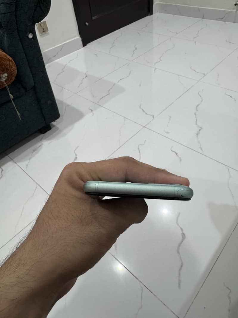 Iphone 11 pta 4