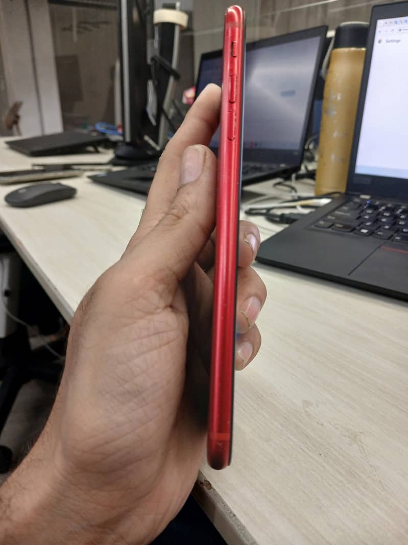 Apple iPhone 8 Plus 3
