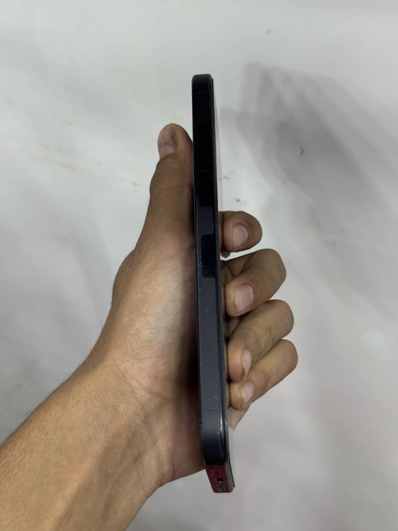 Apple iPhone 16 Pro Max 3