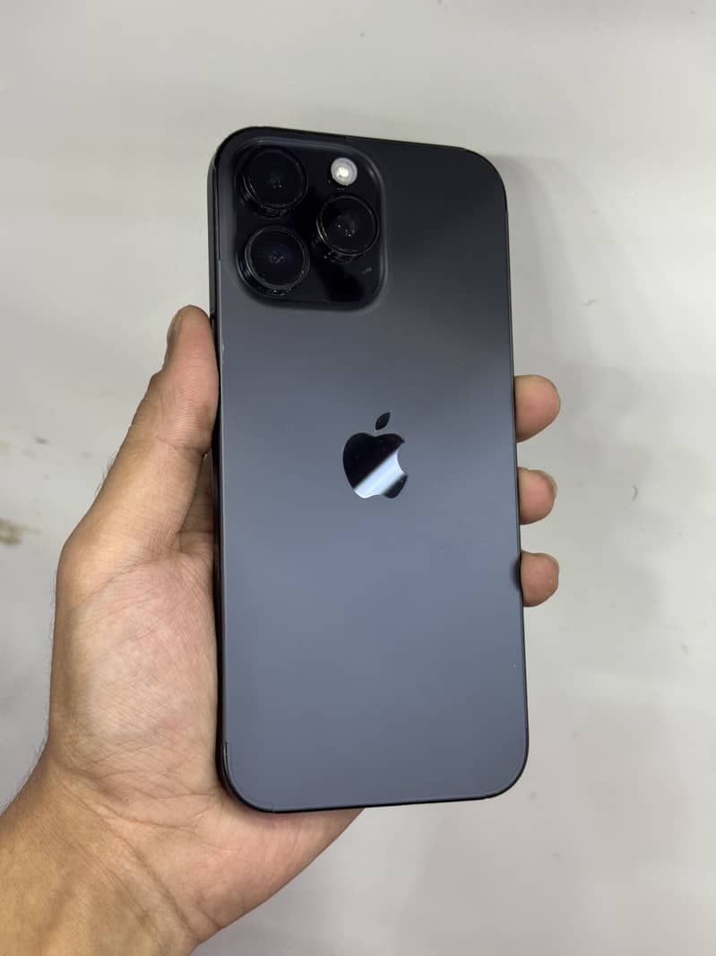 Apple iPhone 16 Pro Max 5