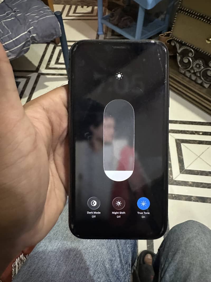 Apple iPhone 11 4