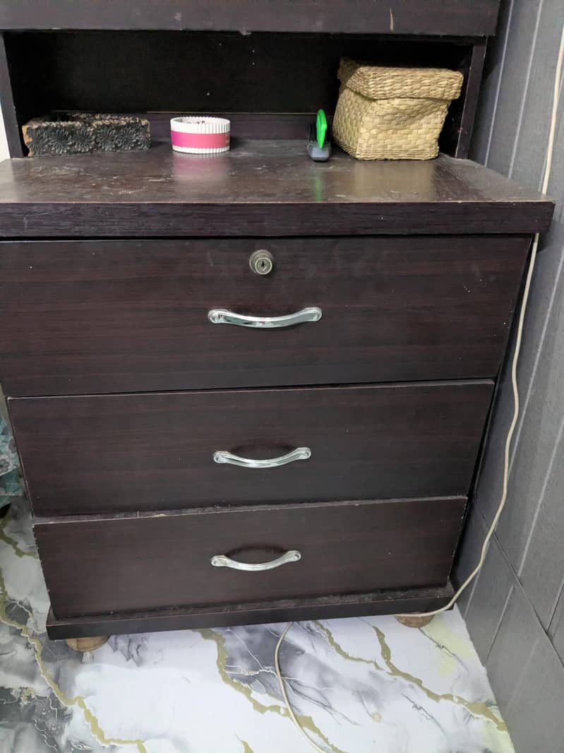 wooden dressing table 0