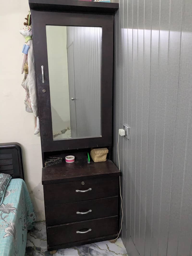 wooden dressing table 2