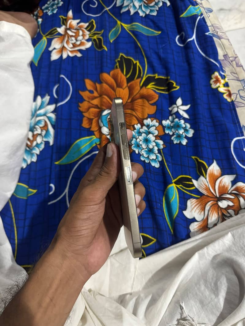 Apple iPhone 13 Pro Max 4