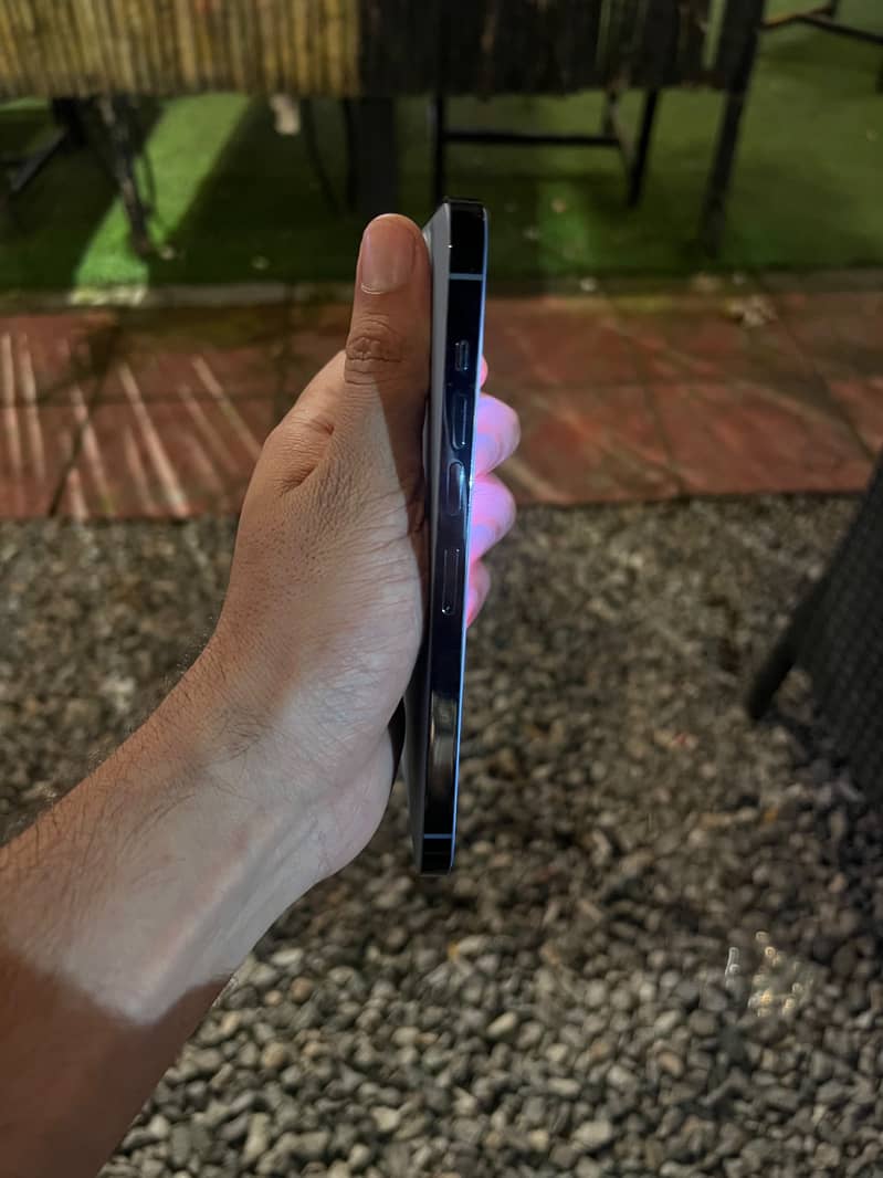 Apple iPhone 13 Pro Max 2