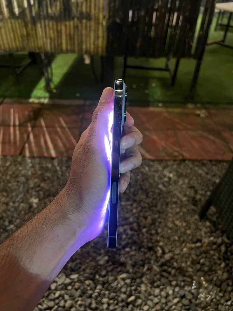 Apple iPhone 13 Pro Max 4