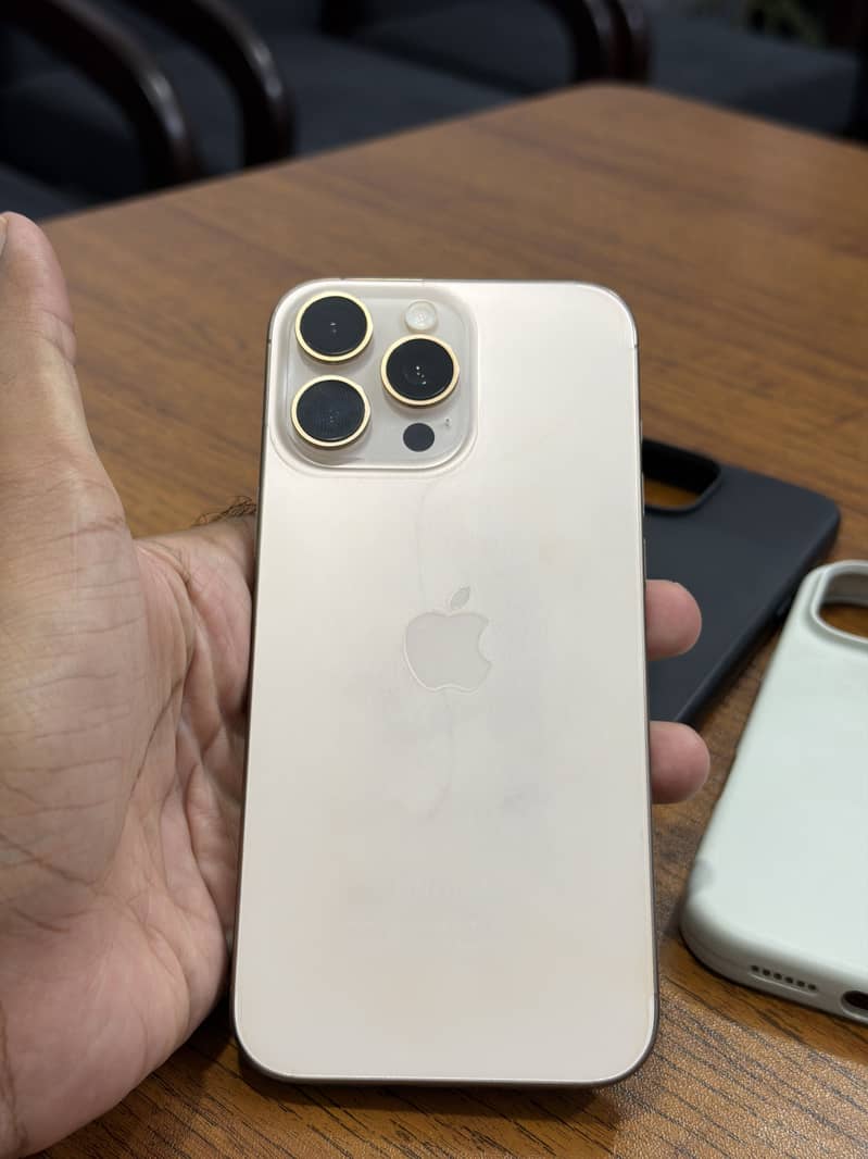 Apple iPhone 16 Pro Max 1
